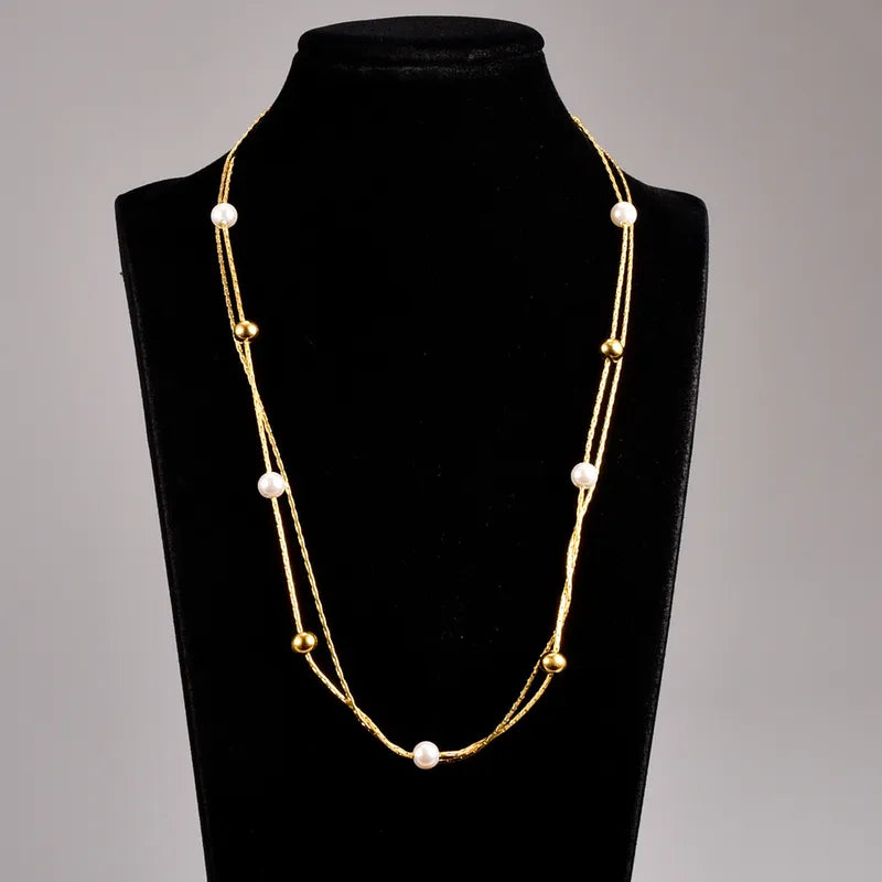 18K Gold Elegant Necklace with Pearls