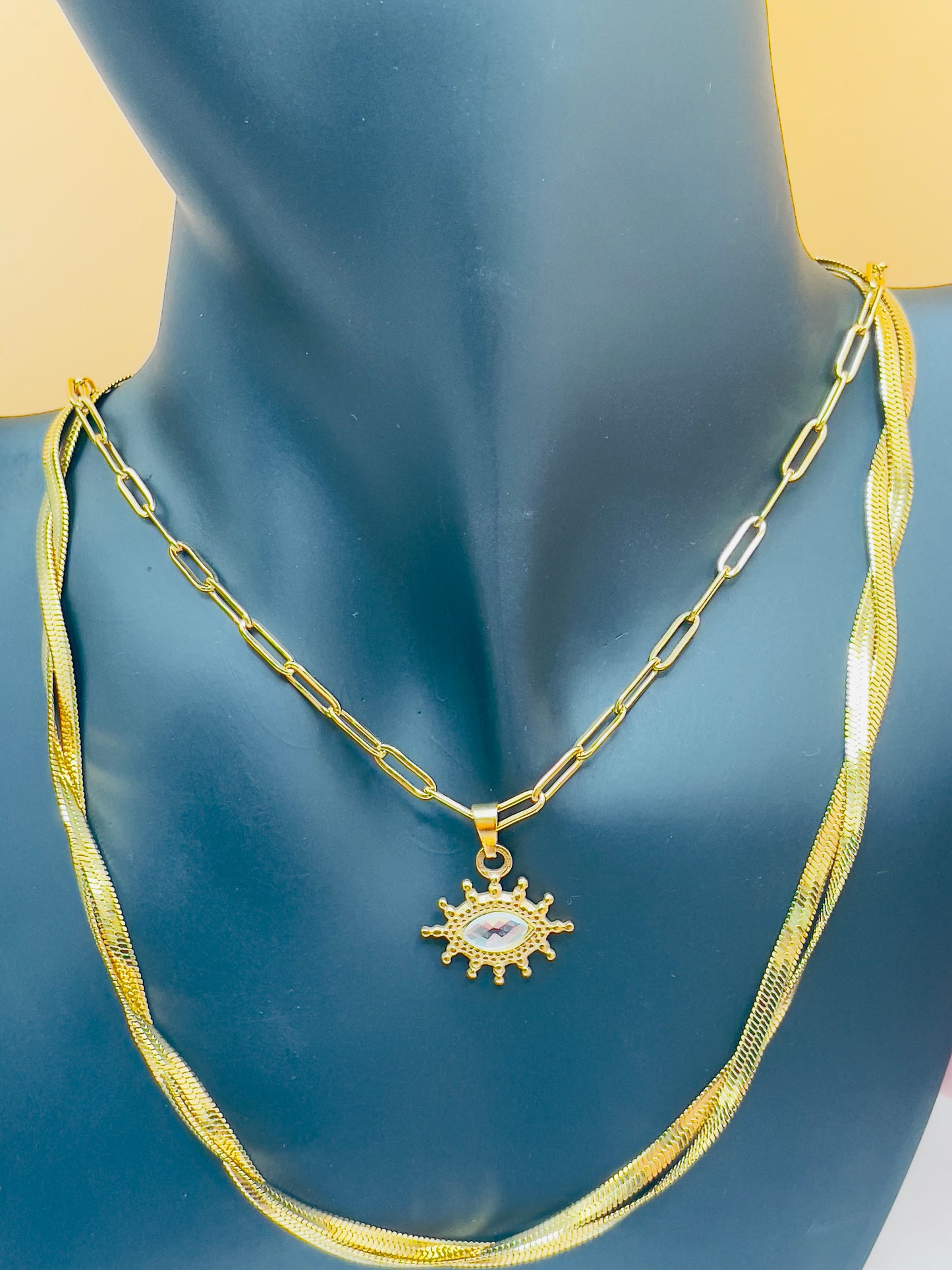 18K Gold Zircon Eye Pedant Necklace