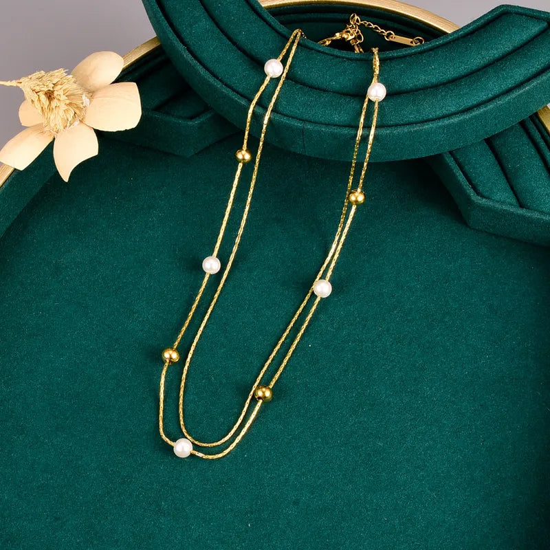 18K Gold Elegant Necklace with Pearls