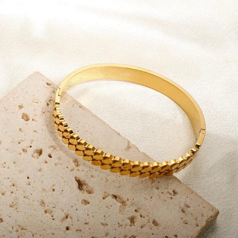 18K Gold Geometric Bangle Bracelet