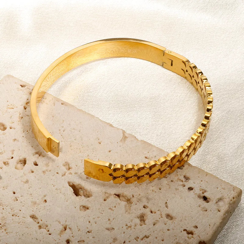 18K Gold Geometric Bangle Bracelet